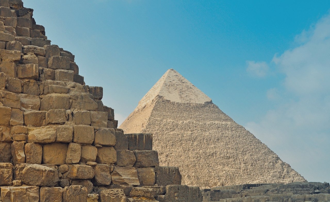 ¿Es esta inscripción en la Gran Pirámide similar al extraño OVNI jeroglífico de Roswell?  2